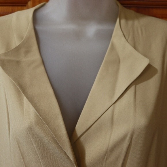 Giorgio Armani Vintage 1980s Cream Ruched Jacket + Mini Skirt Set – Rare Designe - Picture 12 of 16